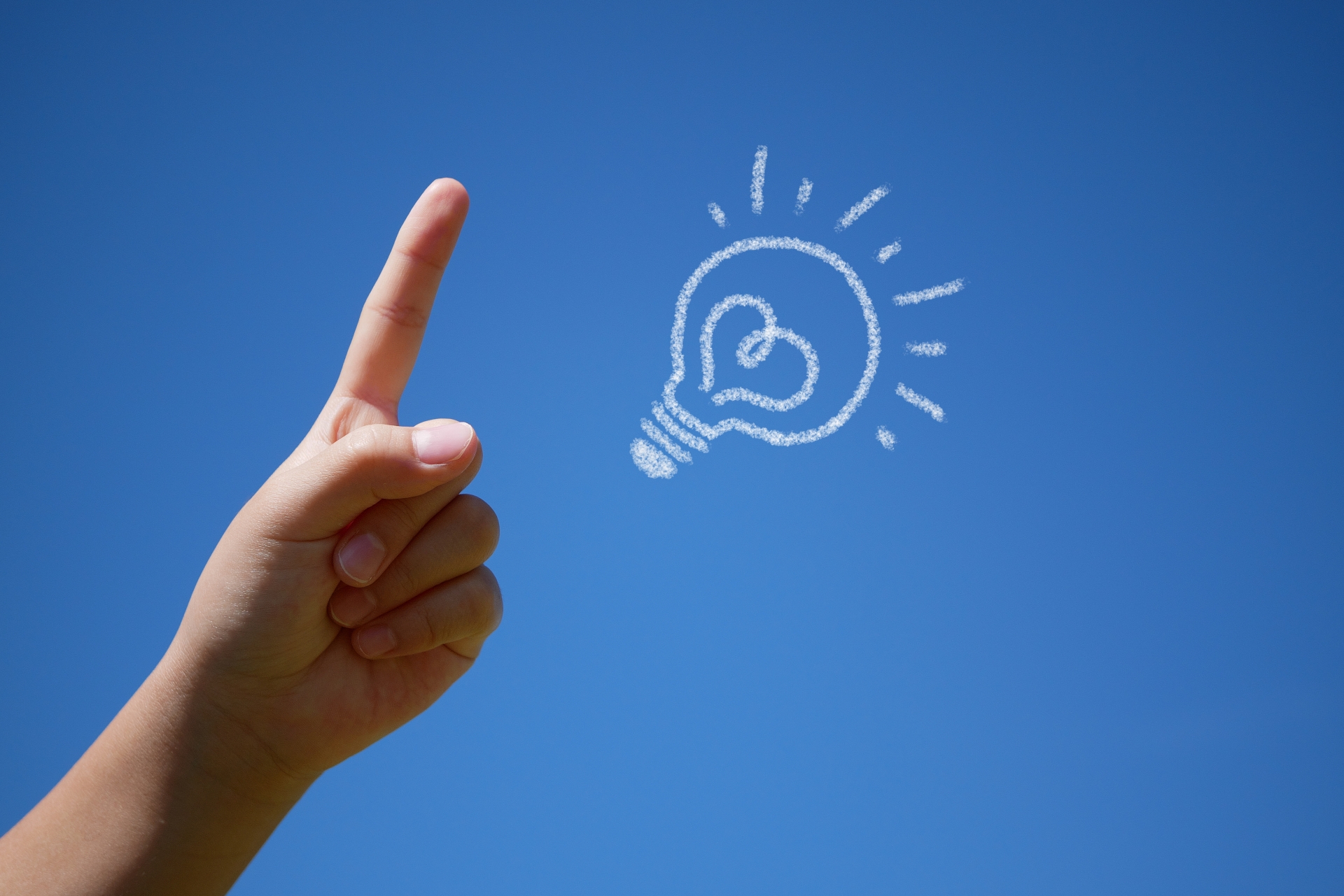 障害者手帳の申請手続きを、専門家のサポートを受けながらスムーズに進めるイメージ