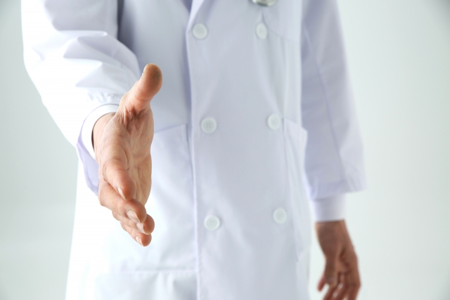 更新手続きで一番大事なのは「主治医との連携」です。