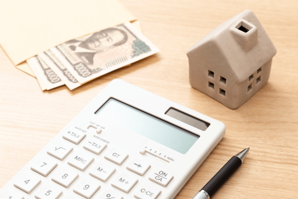 障害年金の受給金額の計算イメージ（電卓と家計）